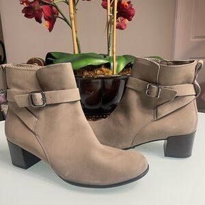 Boot Sale!  New Ecco Taupe Ankle Boots US 9-9.5 EU 40 Retail $199